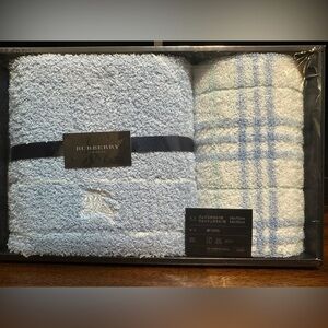 Authentic Burberry Towel gift set NIB